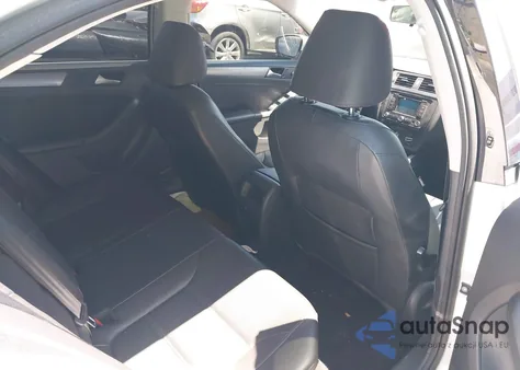 2014 Volkswagen Jetta 2.0L Tdi z USA, uszkodzony, nr VIN 3VWLL7AJ8EM438545